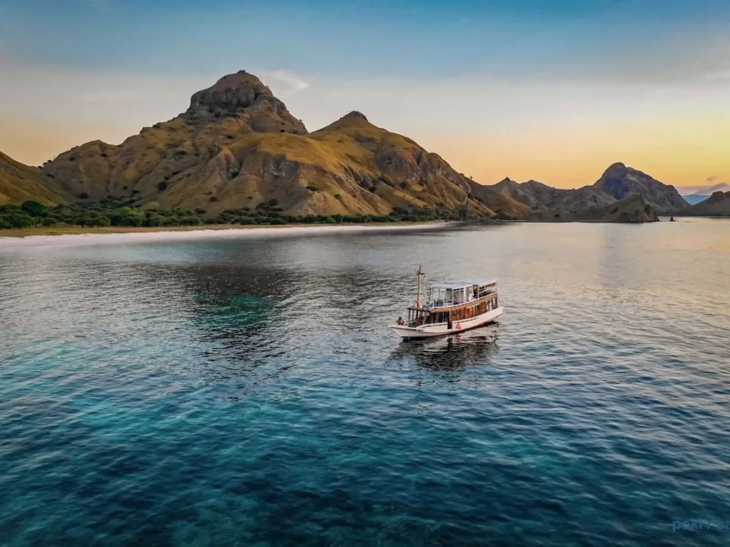 Roller Coaster in Gili Banta: Komodo’s Fastest Drift Ride